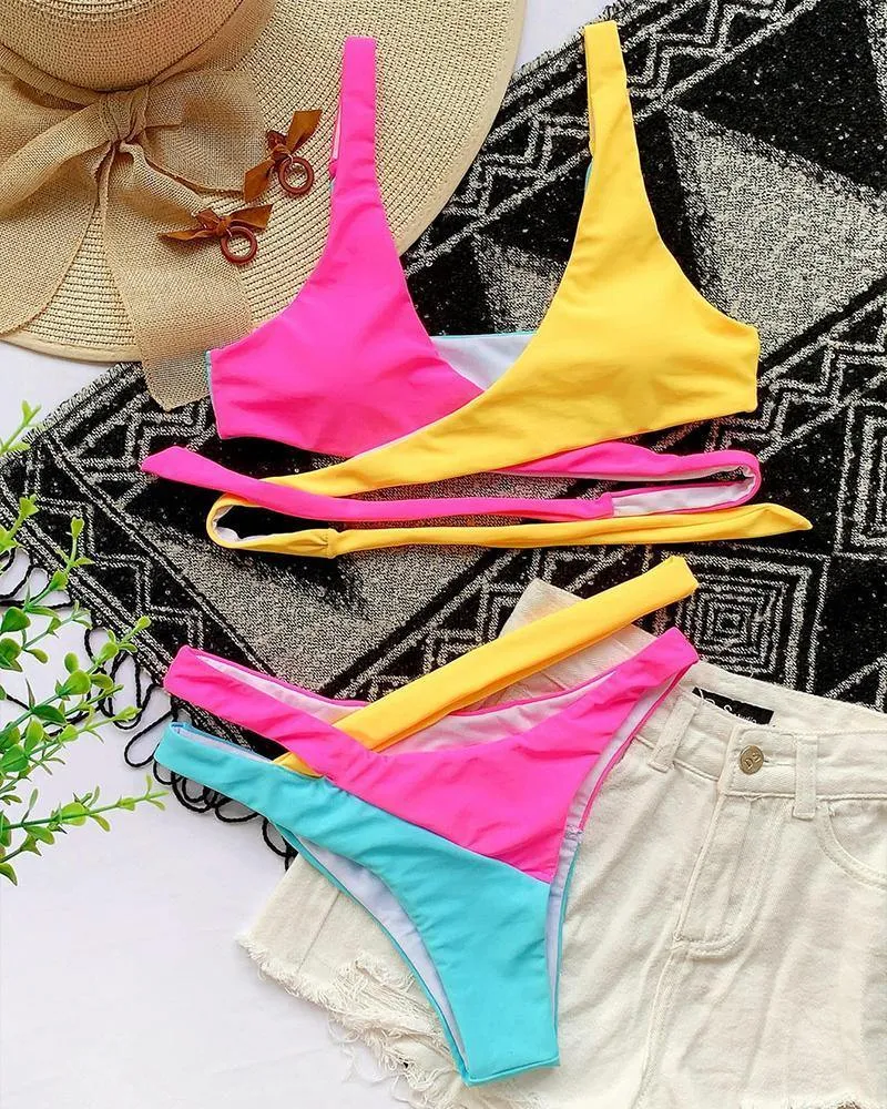 Colorblock Strappy Bra With Cut-out Panties Bikini Sets